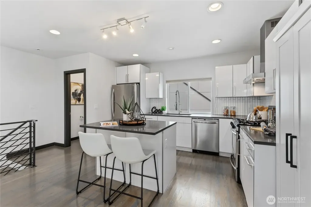 4419 B Corliss Avenue N Seattle WA 98103