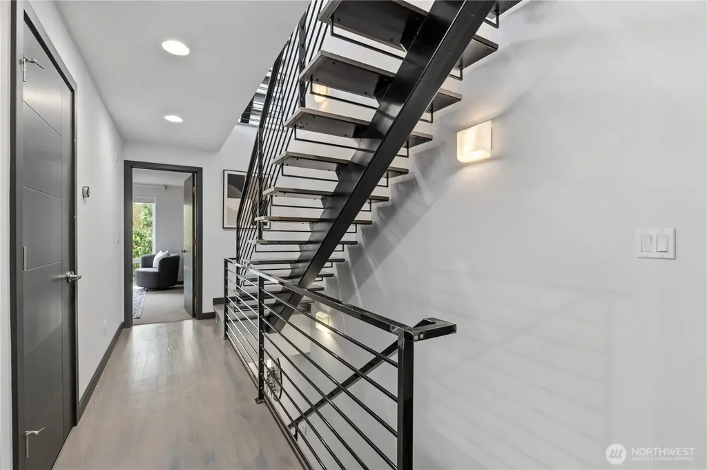 4419 B Corliss Avenue N Seattle WA 98103
