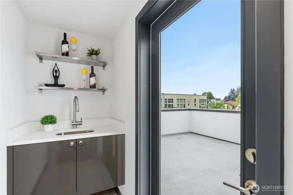 4419 B Corliss Avenue N Seattle WA 98103