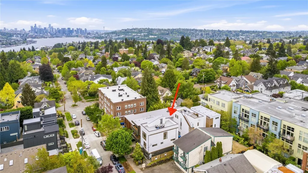 4419 B Corliss Avenue N Seattle WA 98103