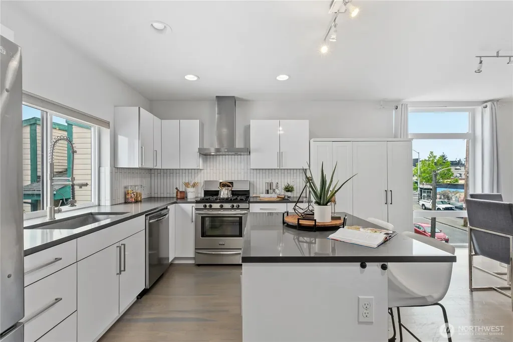 4419 B Corliss Avenue N Seattle WA 98103