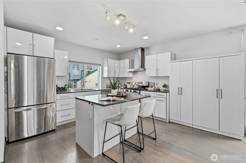 4419 B Corliss Avenue N Seattle WA 98103