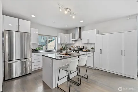 4419 B Corliss Avenue N Seattle WA 98103
