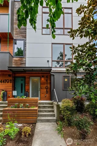 4419 B Corliss Avenue N Seattle WA 98103