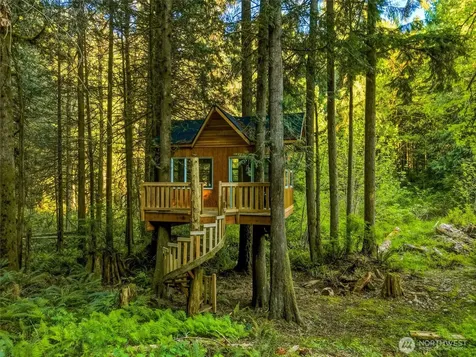 20202 230th Avenue NE Woodinville WA 98077