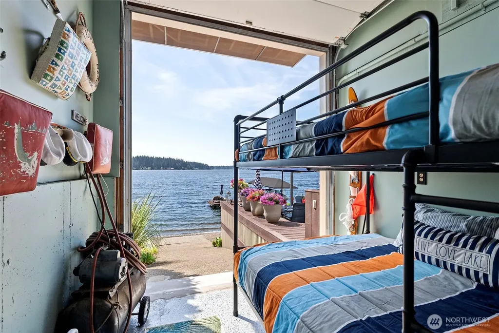 3800 E Mason Lake Drive W Grapeview WA 98546