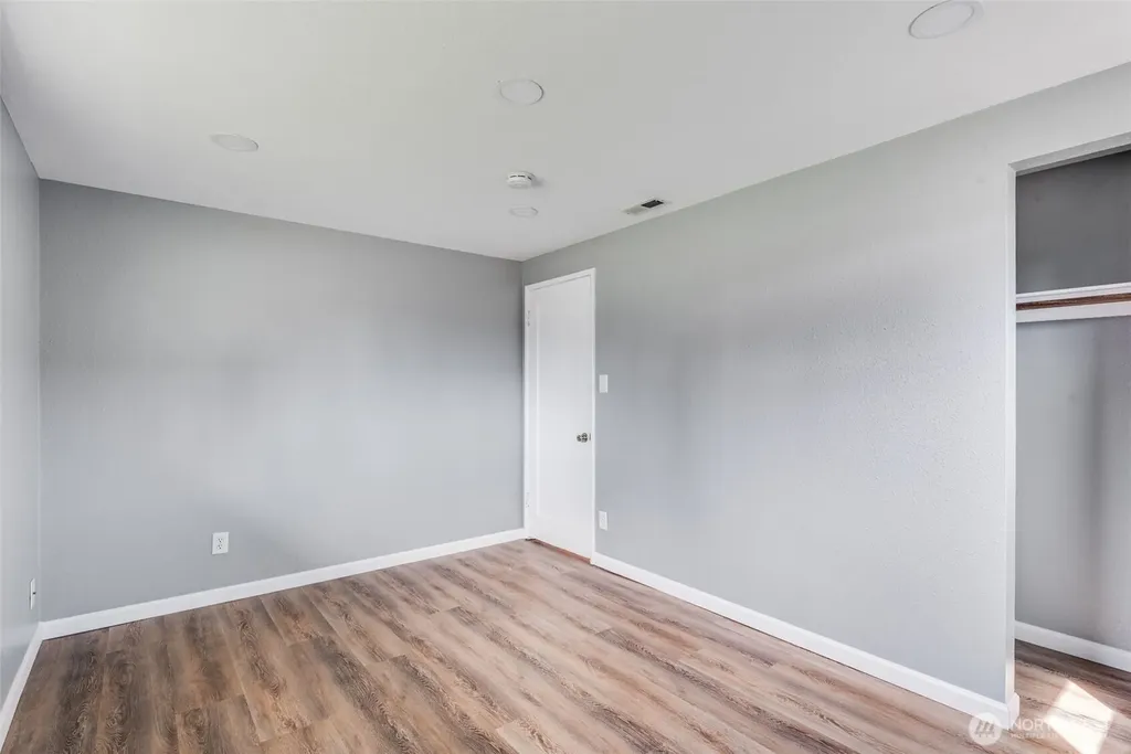 4709 101st Street SW Lakewood WA 98499