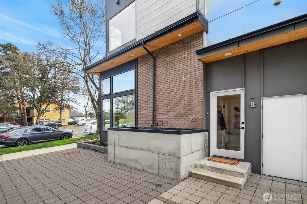 6543 35th Avenue SW Seattle WA 98126