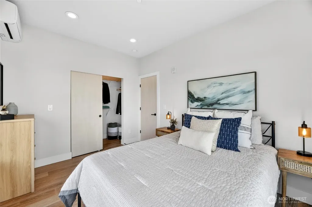 6543 35th Avenue SW Seattle WA 98126