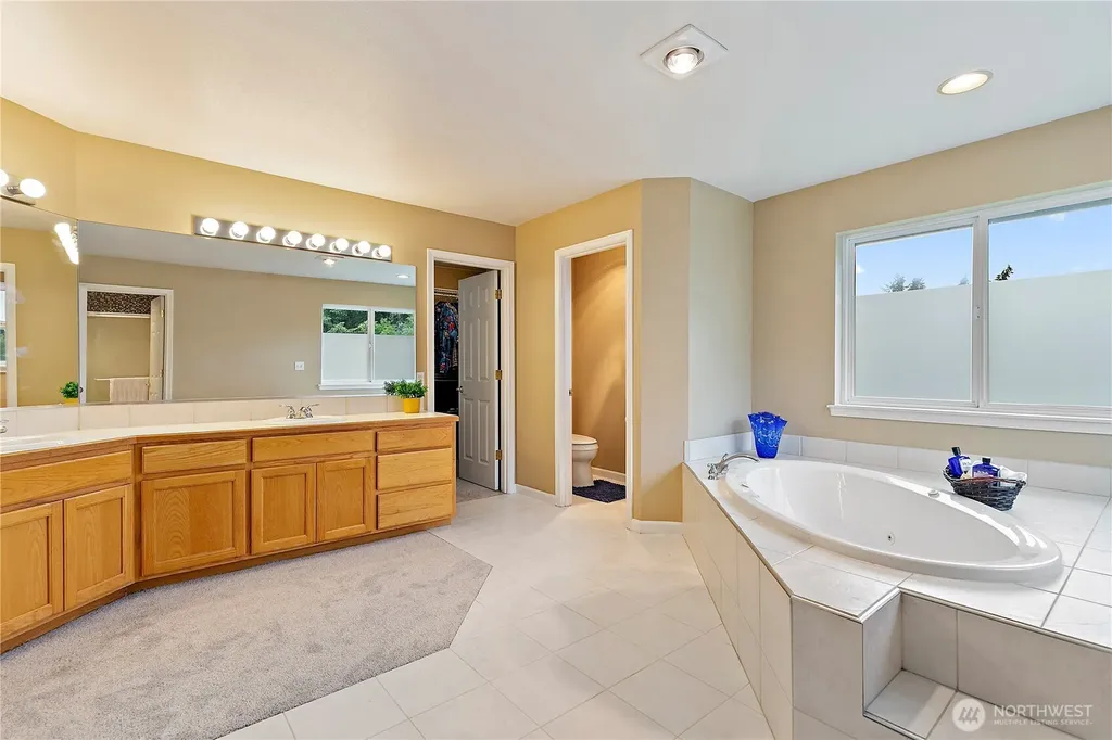 15827 33rd Avenue Ct E Tacoma WA 98446
