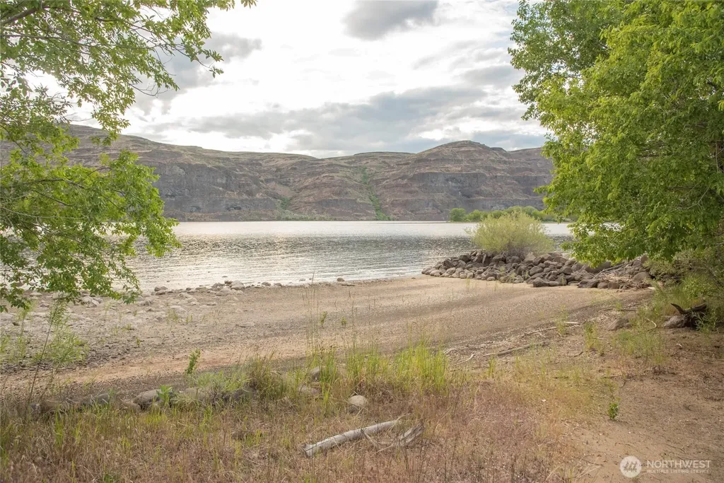 582 River Drive SW Quincy WA 98848