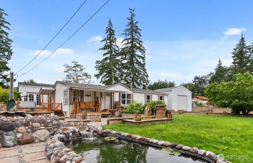 13741 Horsefall Avenue SE Rainier WA 98576