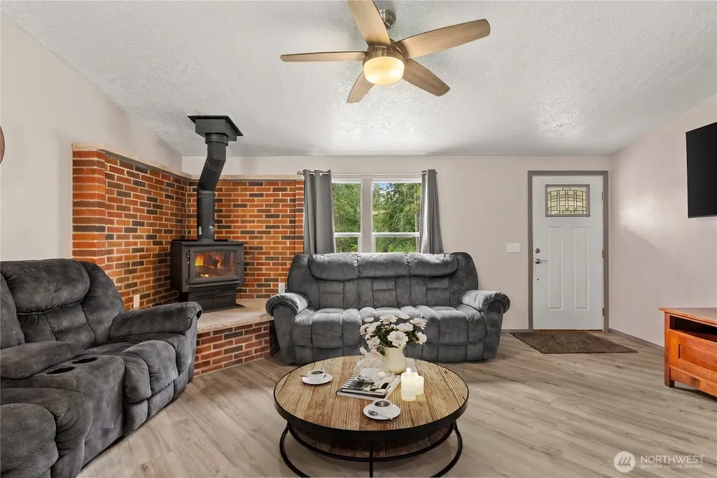 13741 Horsefall Avenue SE Rainier WA 98576
