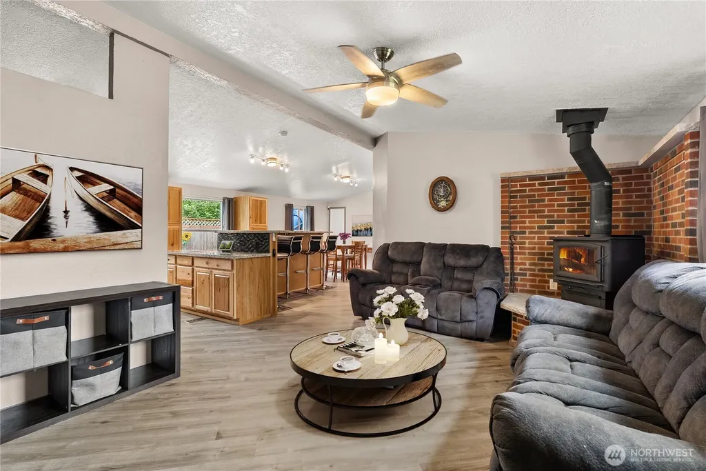 13741 Horsefall Avenue SE Rainier WA 98576