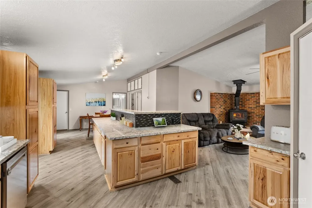 13741 Horsefall Avenue SE Rainier WA 98576