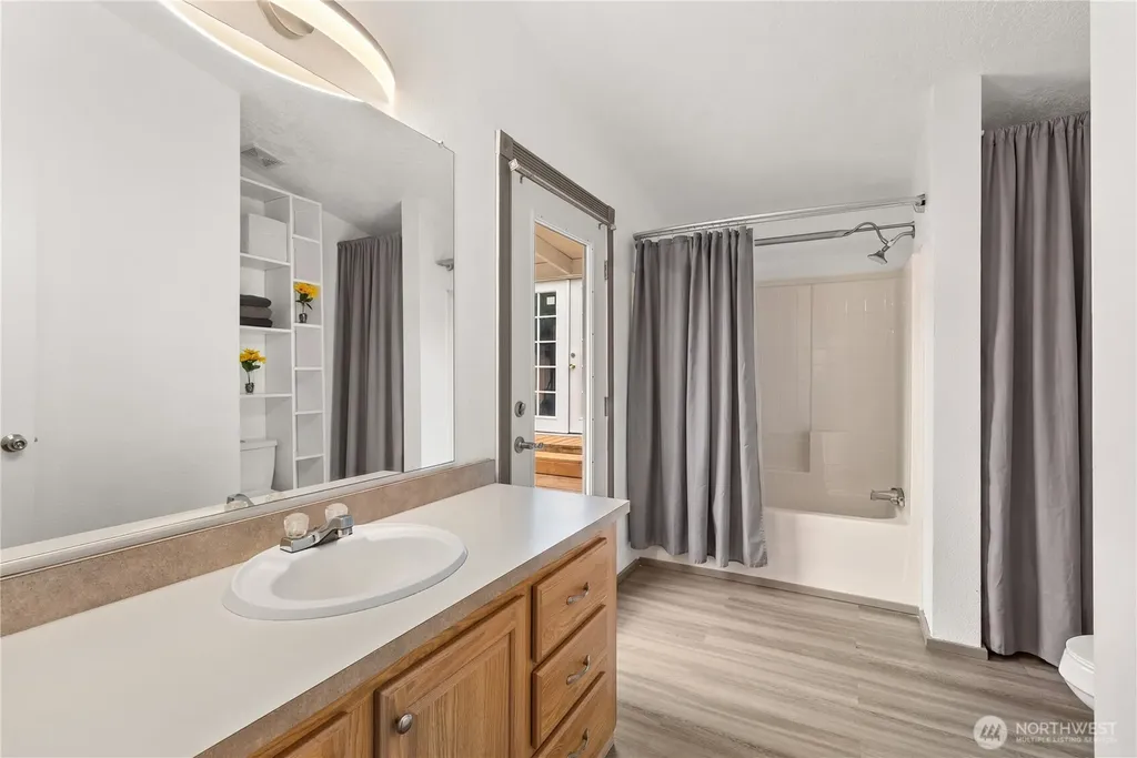 13741 Horsefall Avenue SE Rainier WA 98576