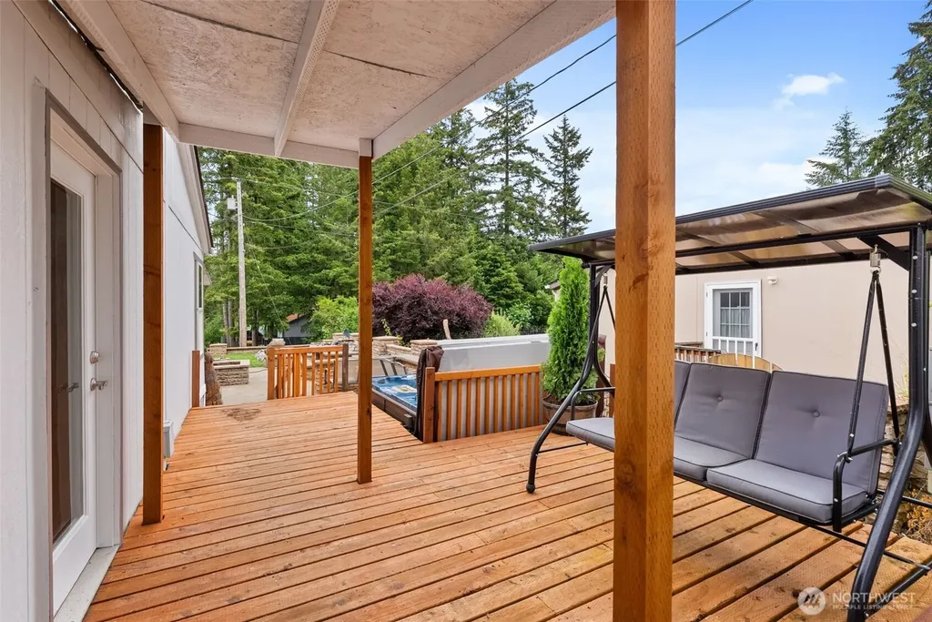 13741 Horsefall Avenue SE Rainier WA 98576