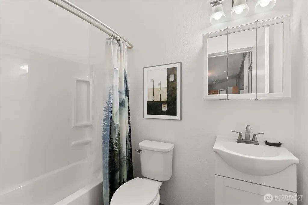 13741 Horsefall Avenue SE Rainier WA 98576