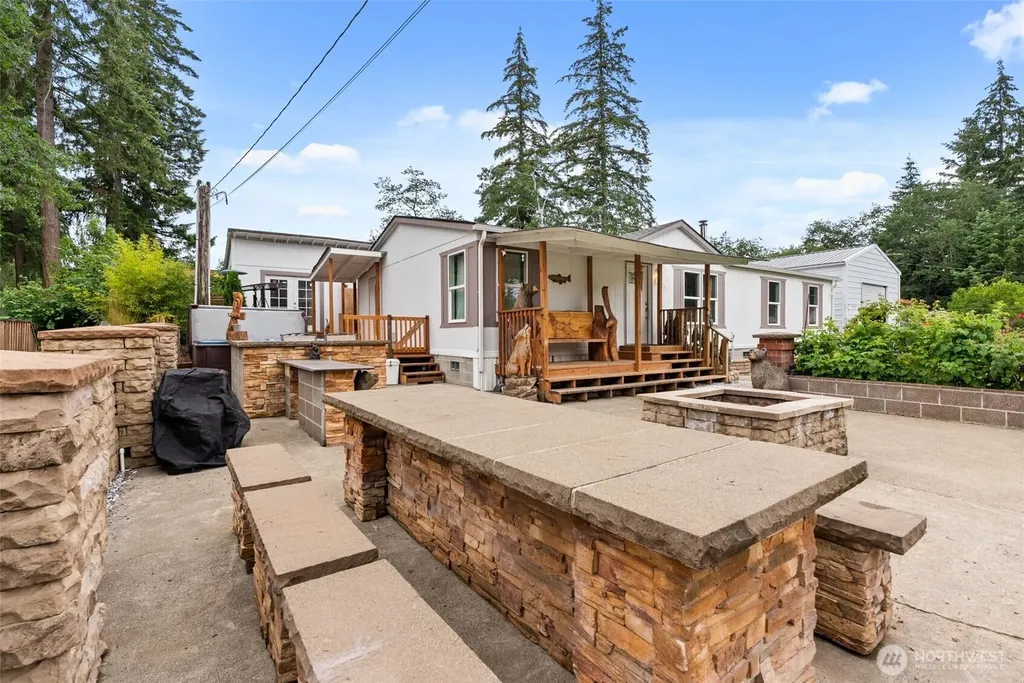 13741 Horsefall Avenue SE Rainier WA 98576
