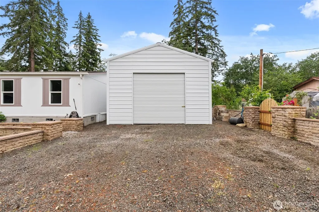 13741 Horsefall Avenue SE Rainier WA 98576