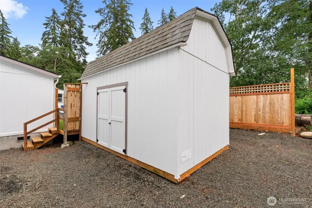 13741 Horsefall Avenue SE Rainier WA 98576