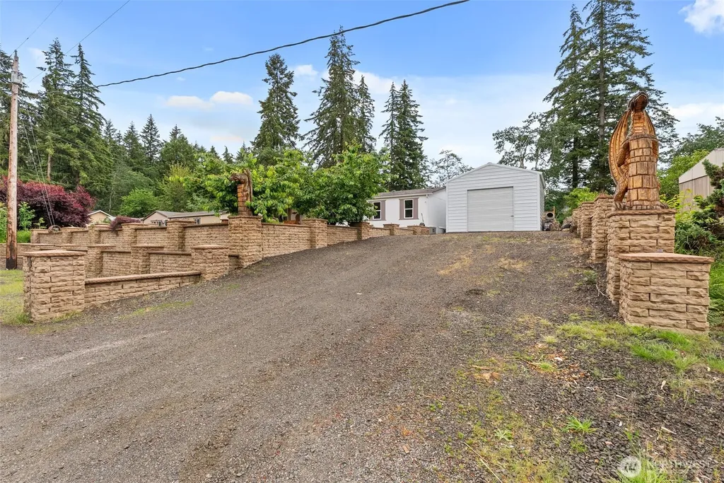 13741 Horsefall Avenue SE Rainier WA 98576