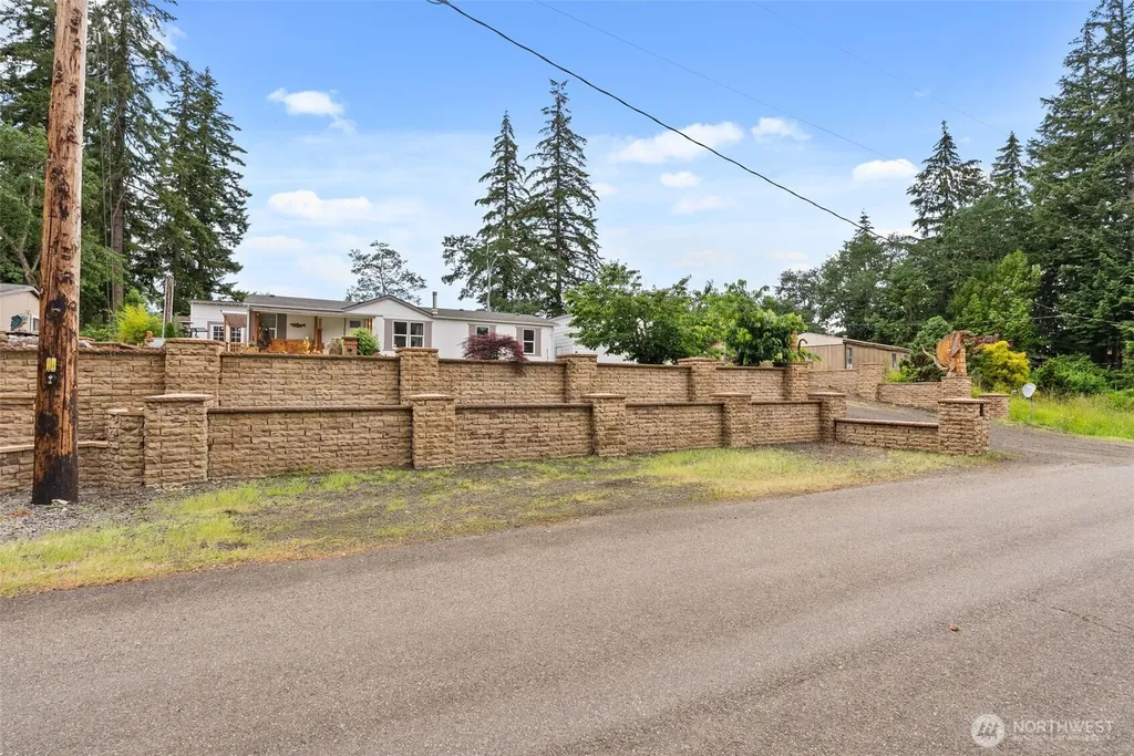 13741 Horsefall Avenue SE Rainier WA 98576