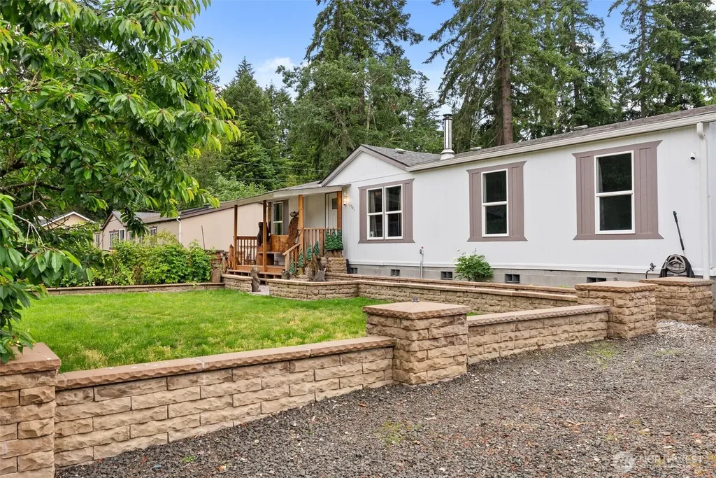 13741 Horsefall Avenue SE Rainier WA 98576