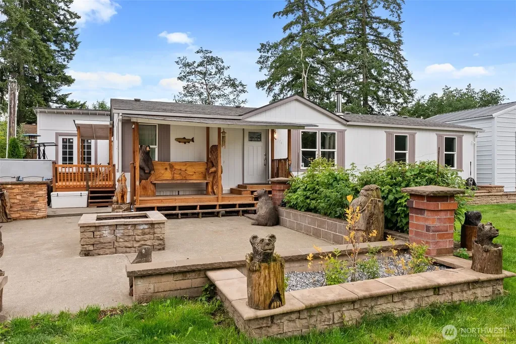 13741 Horsefall Avenue SE Rainier WA 98576