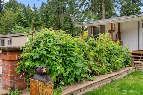 13741 Horsefall Avenue SE Rainier WA 98576