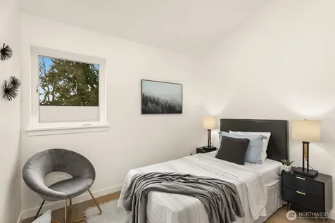 7340 B 40th Avenue NE Seattle WA 98115