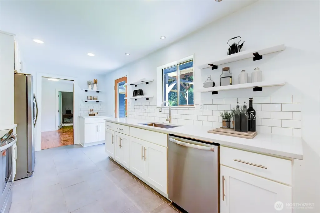 1010 Main Street Edmonds WA 98020