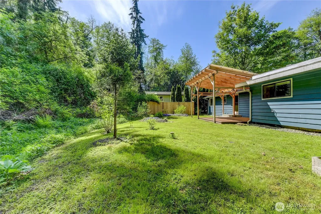 1010 Main Street Edmonds WA 98020