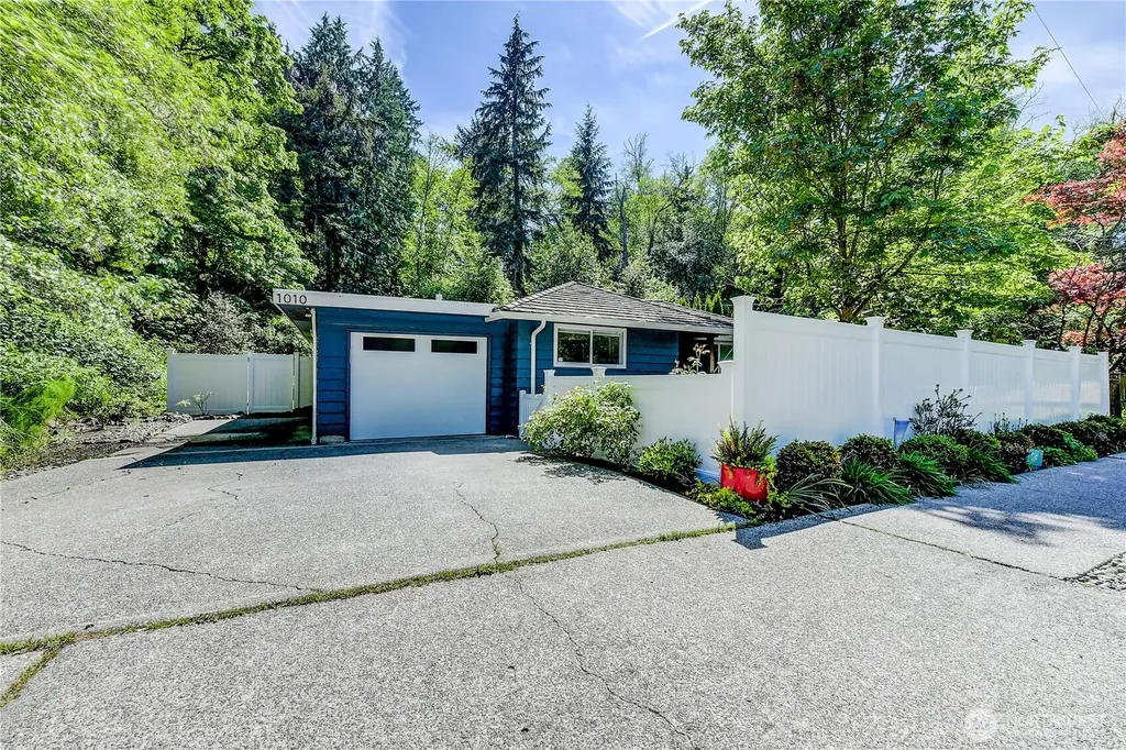 1010 Main Street Edmonds WA 98020