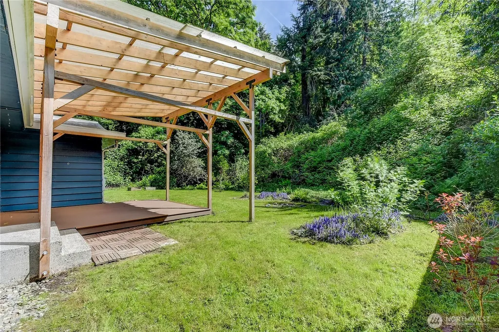 1010 Main Street Edmonds WA 98020