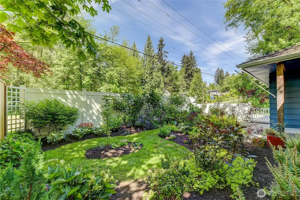 1010 Main Street Edmonds WA 98020