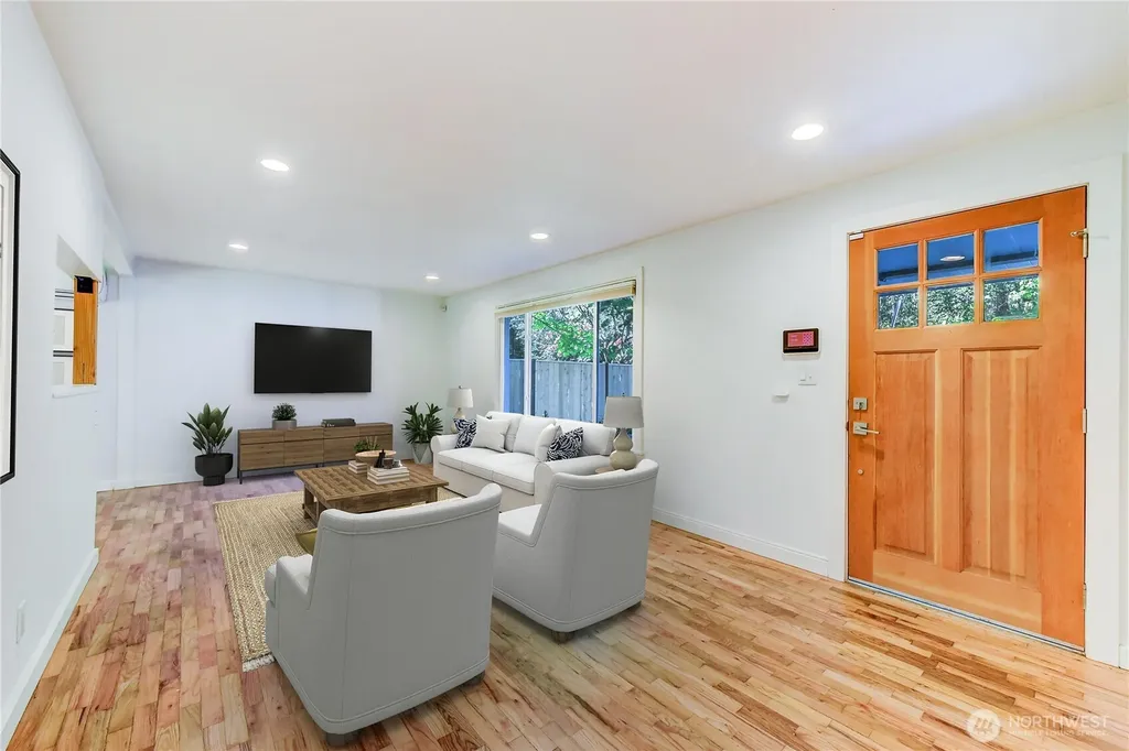 1010 Main Street Edmonds WA 98020