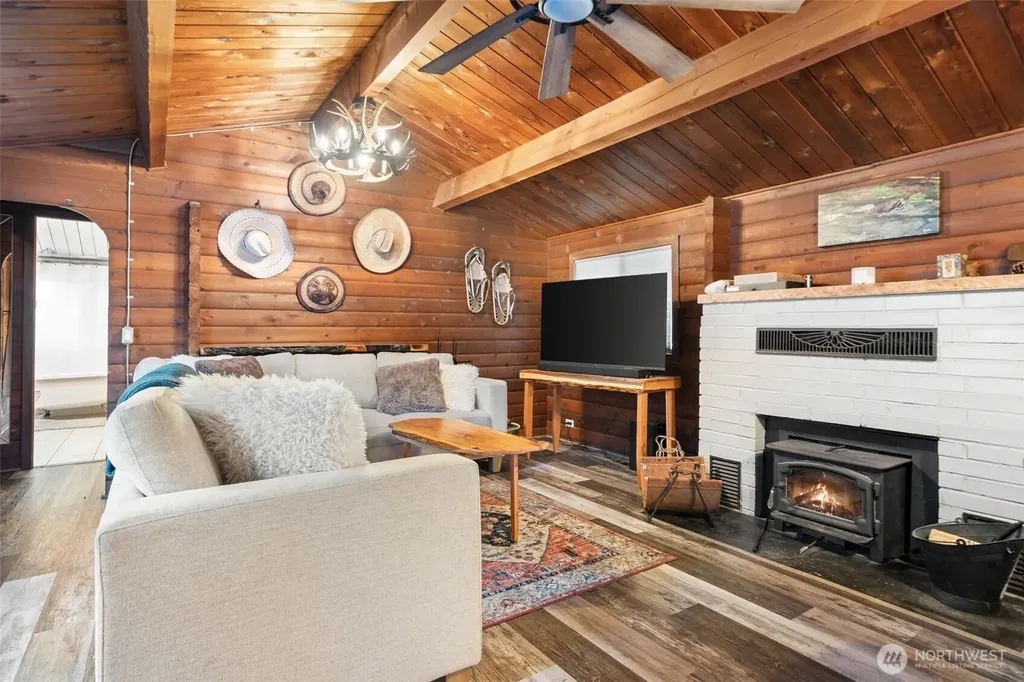 9361 Misery Point Road NW Seabeck WA 98380