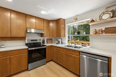 16704 188th Place NE Woodinville WA 98072