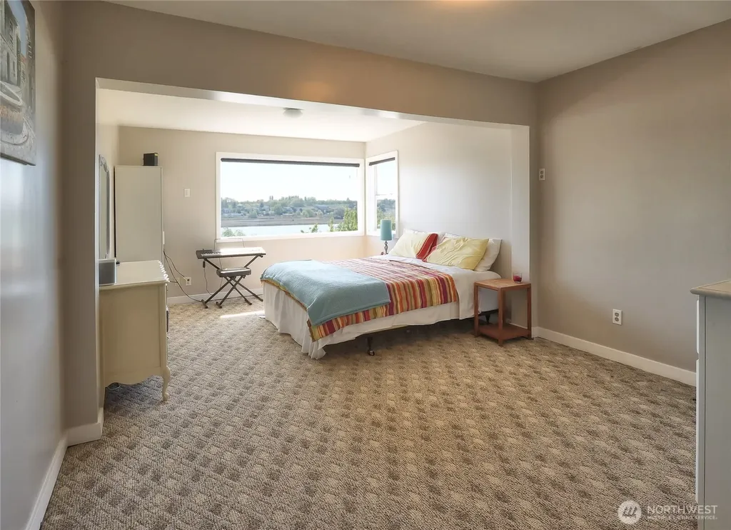 2101 W Lakeside Drive Moses Lake WA 98837