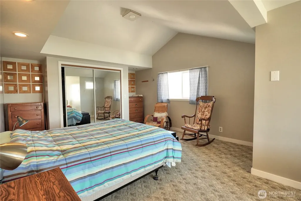 2101 W Lakeside Drive Moses Lake WA 98837