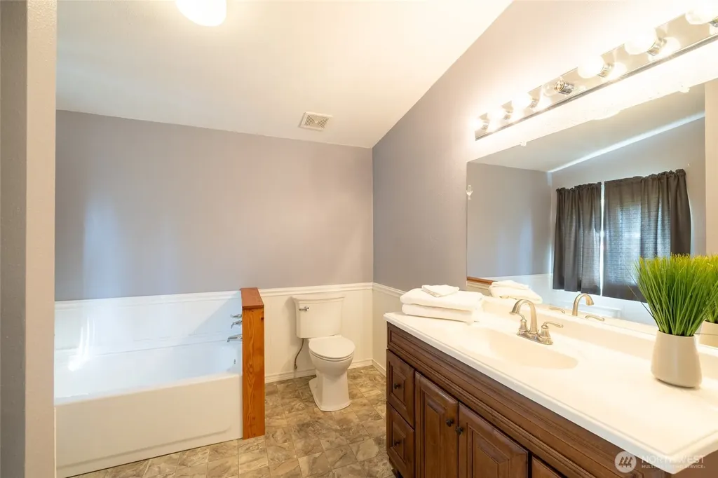2508 Jackson Highway Chehalis WA 98532