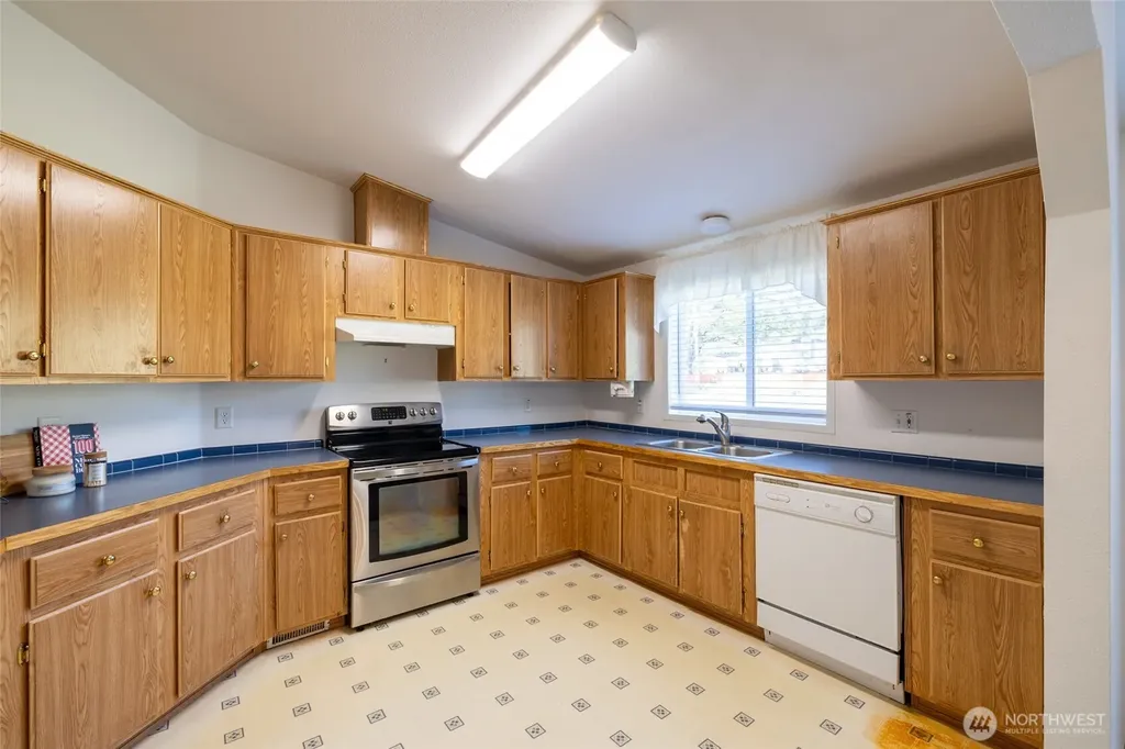 2508 Jackson Highway Chehalis WA 98532