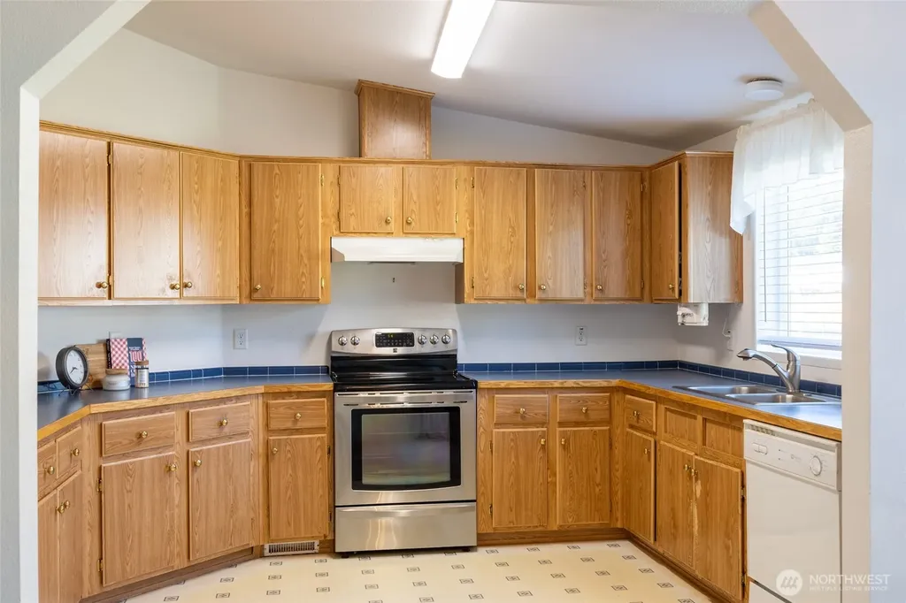 2508 Jackson Highway Chehalis WA 98532