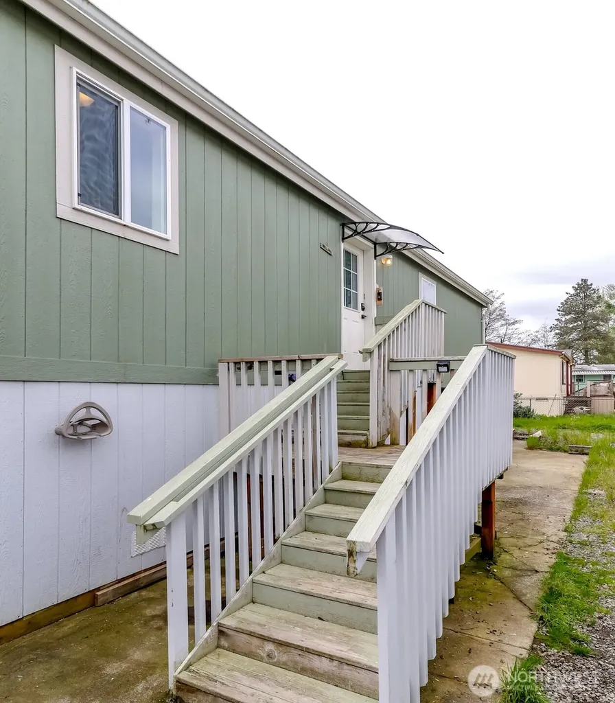 7104 141st Avenue E Sumner WA 98390