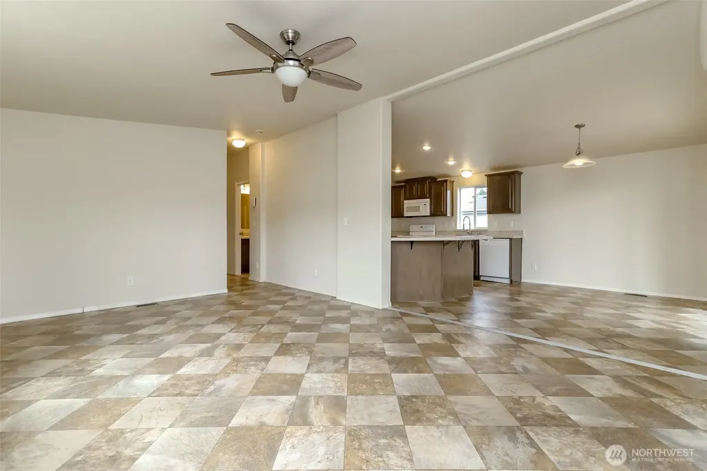 7104 141st Avenue E Sumner WA 98390