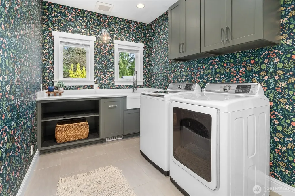 6219 89th Avenue SE Mercer Island WA 98040