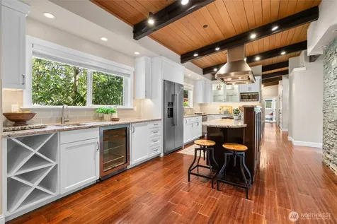 6219 89th Avenue SE Mercer Island WA 98040