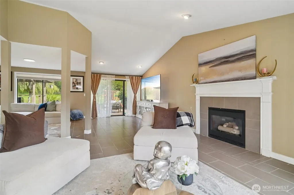 25114 Lake Wilderness Country Club Drive SE Maple Valley WA 98038