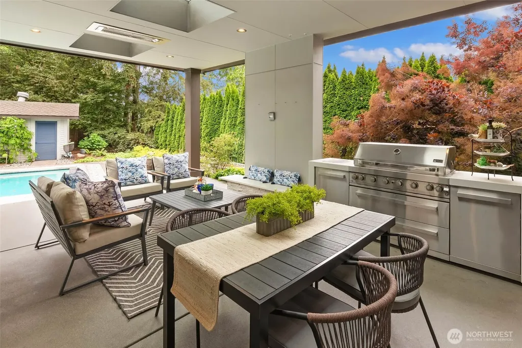 8425 NE 22nd Place Clyde Hill WA 98004